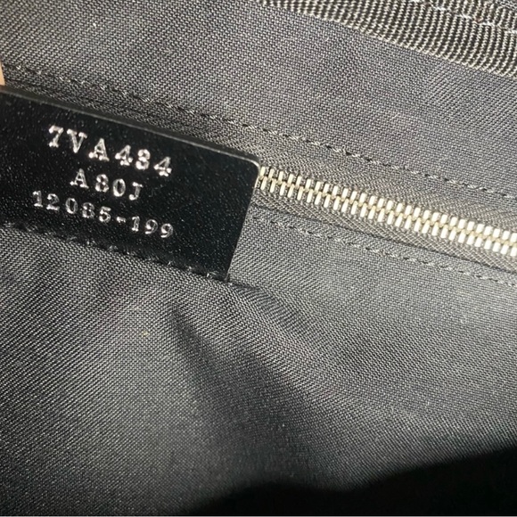 Open to trades this immaculate piece for a Louis Vuitton or something stunning - Picture 10 of 11